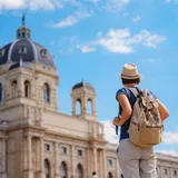 Tại sao cầu Hiền Lương lại có 2 màu? Tìm hiểu sự thật đằng sau